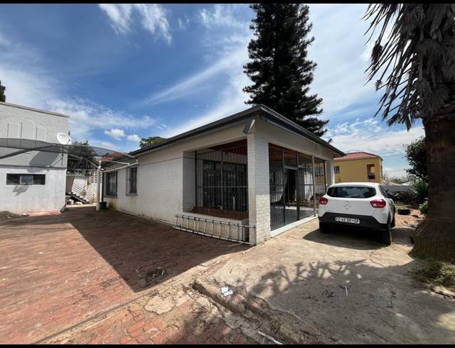 7 BEDROOM HOUSE FOR SALE IN ORANGE GROVE